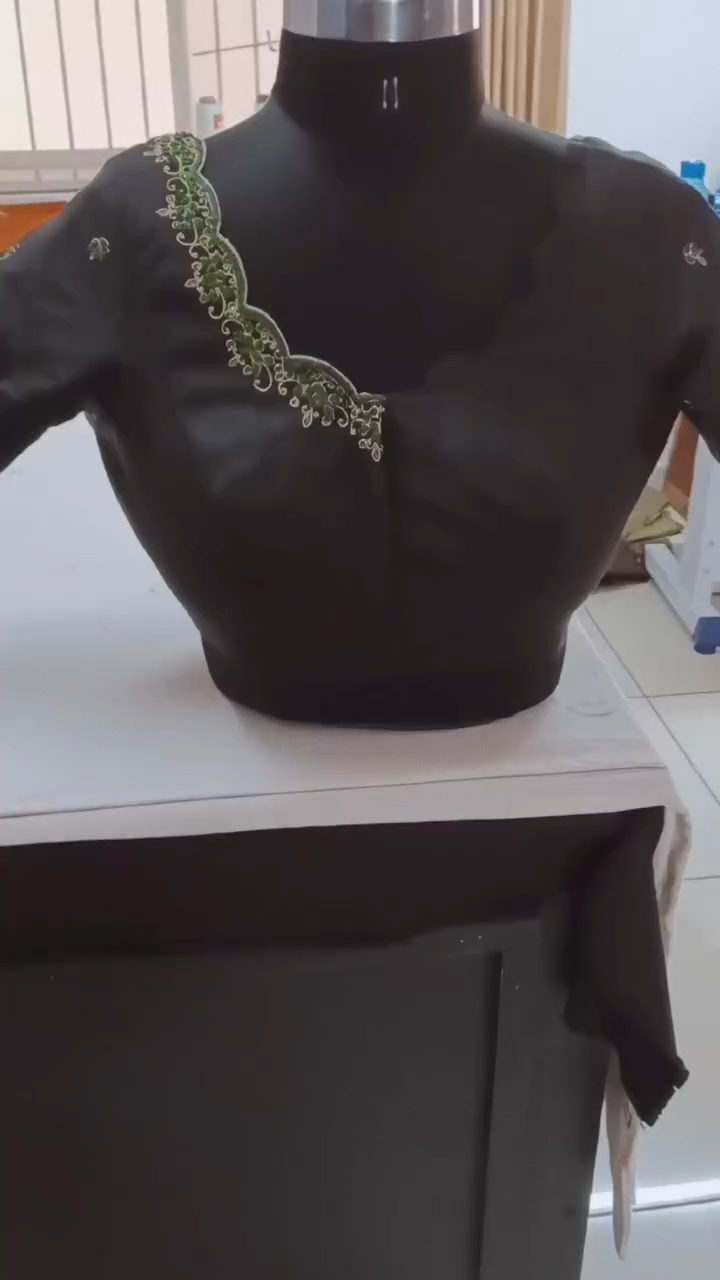 Aayra Design Studio | Hand Embroidery Blouse