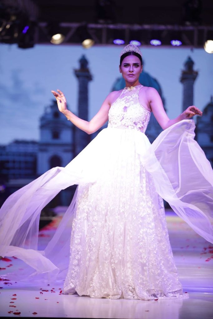 Lace gown detail
